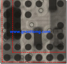 BGA錫球尺寸小于0.4mm，采用降低BGA內(nèi)圍襲球的錫膏量所得到X-Ray，稍微留意一下可以發(fā)現(xiàn)最外圈的錫量(圓的直徑)比其他內(nèi)圍的錫球上的錫量來得多一點點。也就是外圈的黑色圓形直徑比內(nèi)圈的圓形來得大一點點。