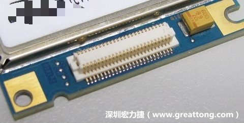 PCBA大講堂：板對(duì)板連接器下面裸銅設(shè)計(jì)，造成模組功能不良