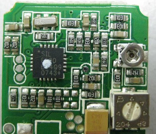 PCBA加工IC元件主要分為DIP及SMD兩大類，DIP 插件的IC，SMD (Surface Mount Device) 表面貼裝元件。