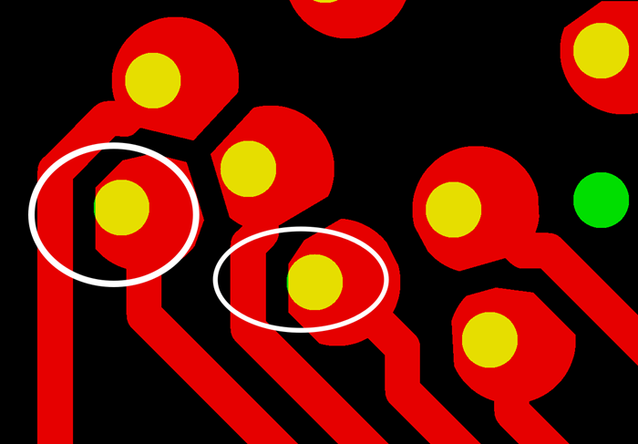 PCB生產(chǎn)會產(chǎn)生同一方向性的小小量偏移，焊盤被削的方向無規(guī)則，最惡劣的情況還會出現(xiàn)個別孔破焊環(huán)