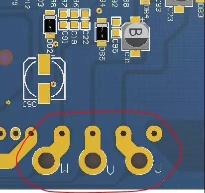 PCB設(shè)計(jì)不僅可以將PCB實(shí)現(xiàn)為即插即用的插件，而且可以增加焊料的厚度以達(dá)到過大電流的目的。